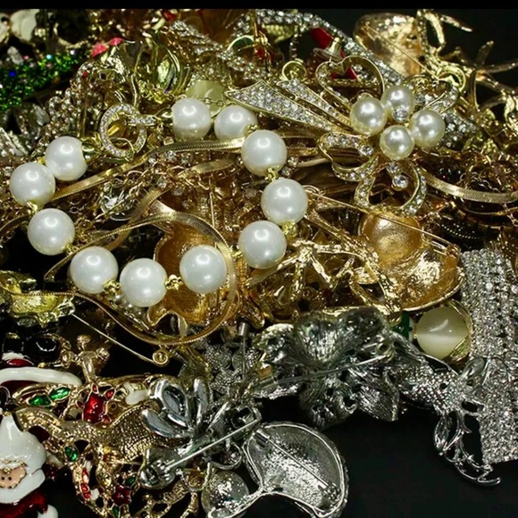 3 LB BULK UNSEARCHED Estate Costume Jewelry Signed Unsigned Wearable - Picture 13 of 16